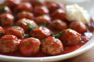 طريقة عمل كفتة الأرز بالصلصة في البيت بكل سهولة للمبتدئين في المطبخ