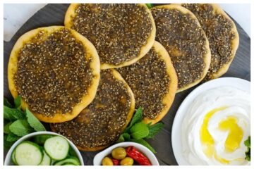 مناقيش الزعتر بقوام خفيف وهش في المنزل