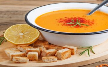 مصدر للتدفئة.. طريقة عمل شوربة العدس بطعم مميز ومكونات اقتصادية في المنزل
