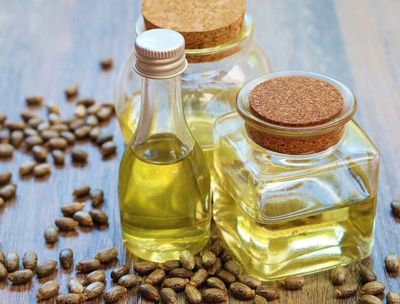 زيت الخروع كنز في بيتك للشعر والبشرة لن تستغني عنه بعد اليوم 5 زيت الخروع كنز في بيتك للشعر والبشرة لن تستغني عنه بعد اليوم