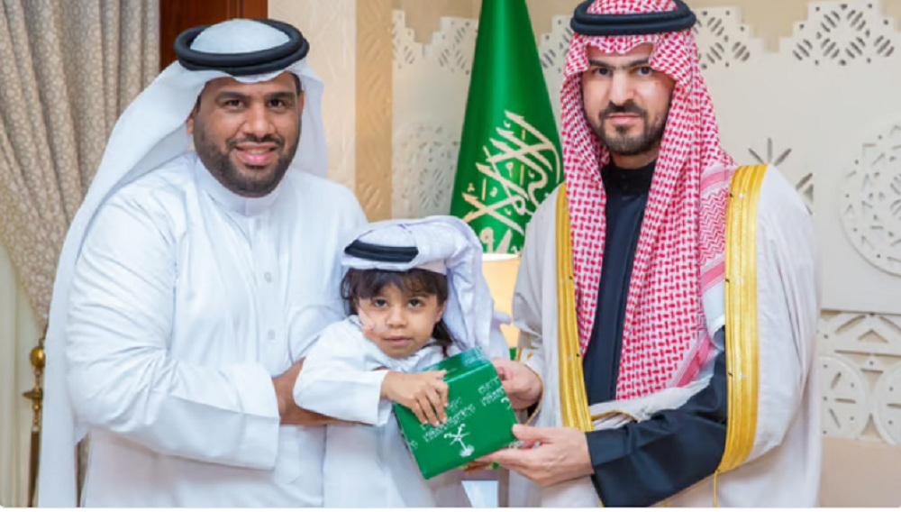 لفتة إنسانية رائعة.. إمارة مكة تكرم مواطن أنهى معاناة طفل بالشرقية وتكشف التفاصيل 5 لفتة إنسانية رائعة.. إمارة مكة تكرم مواطن أنهى معاناة طفل بالشرقية وتكشف التفاصيل