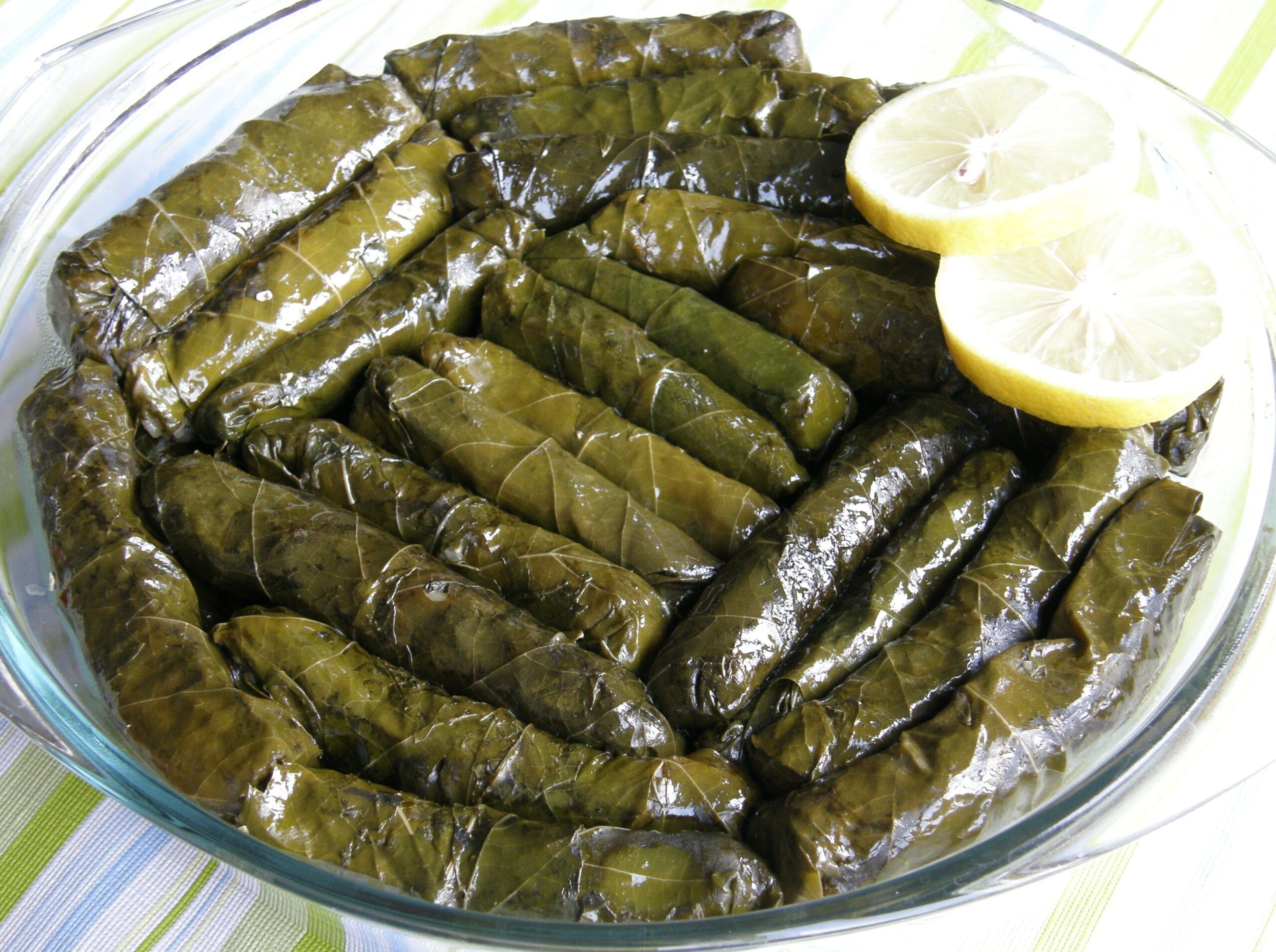 طريقة عمل محشي ورق العنب بالخلطة الاصليه بخطوات سريعه