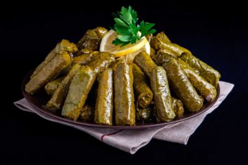 طريقة عمل محشي ورق العنب بدبس الرومان