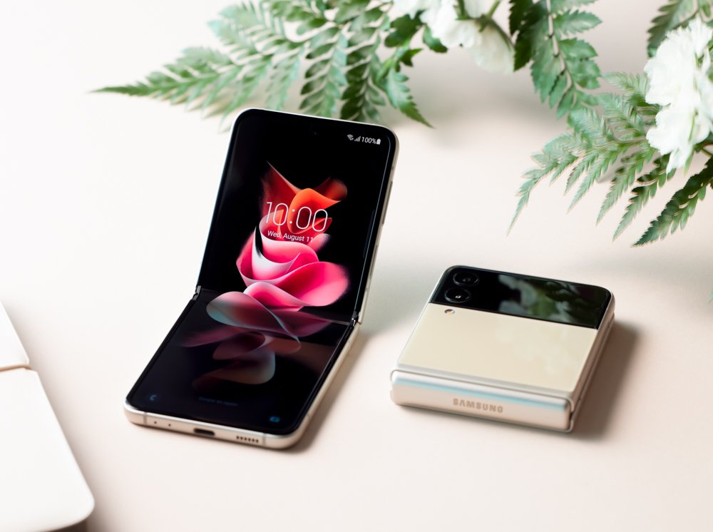 ” Samsung Galaxy Z Flip 3 ” .. بتصميم جذاب وحجم صغير جدا على قد الجيب