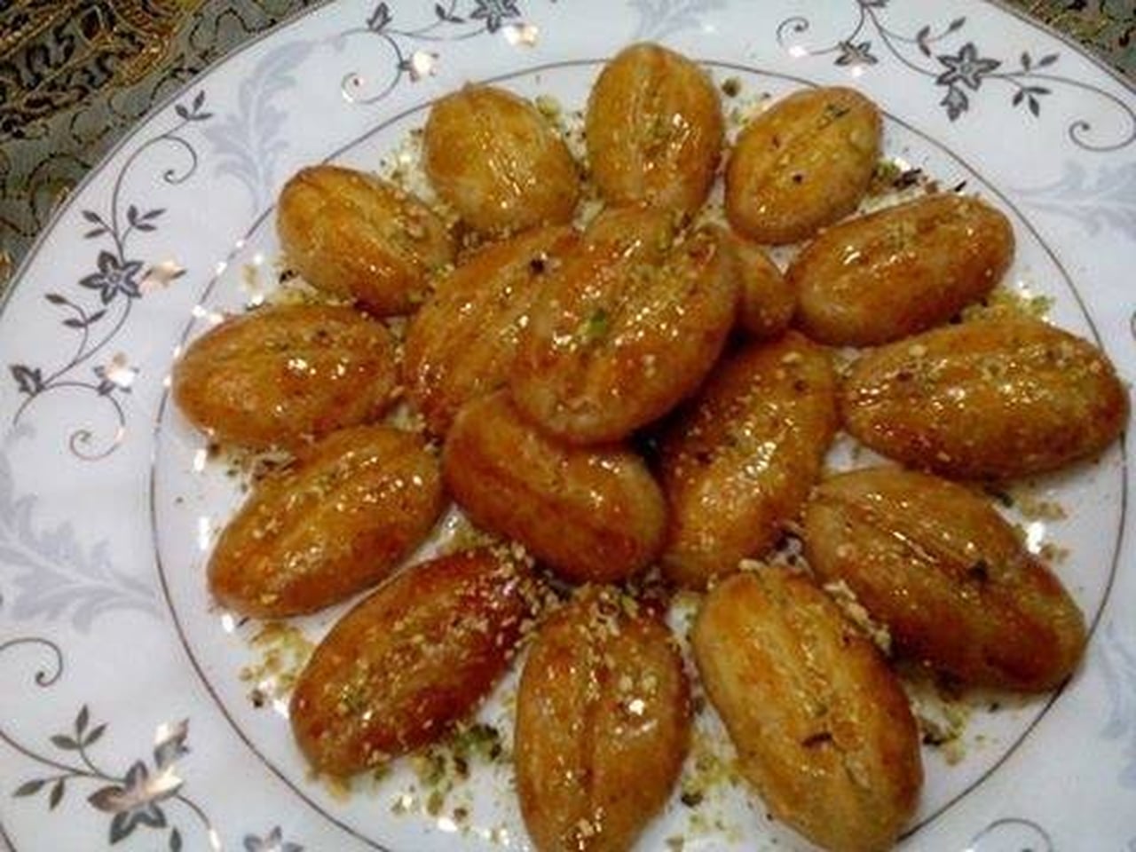 وجبة خفيفة وتحلية شهية..حلوى رموش الست في المنزل بكل سهولة وفرحي أولادك بيها 5 وجبة خفيفة وتحلية شهية..حلوى رموش الست في المنزل بكل سهولة وفرحي أولادك بيها