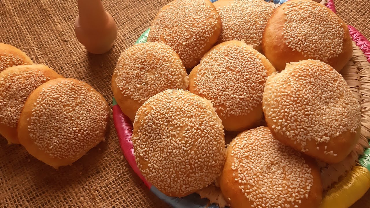 بنص كيلو دقيق حضري قرص السمسم والسكر بالمنزل بعدد كبير بأقل تكلفة 5 بنص كيلو دقيق حضري قرص السمسم والسكر بالمنزل بعدد كبير بأقل تكلفة