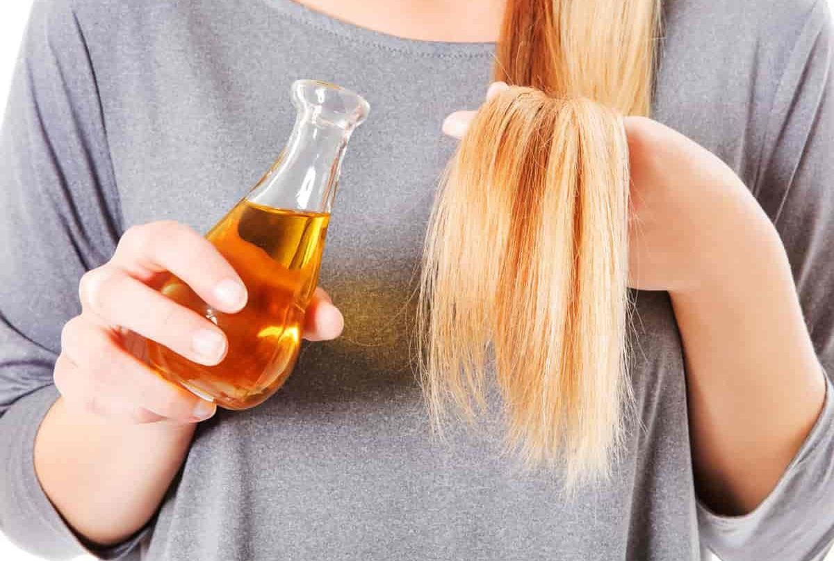 اقوي وصفة طبيعية لعلاج تساقط الشعر نهائيا وتقوية فروة الرأس بالأعشاب والزيوت
