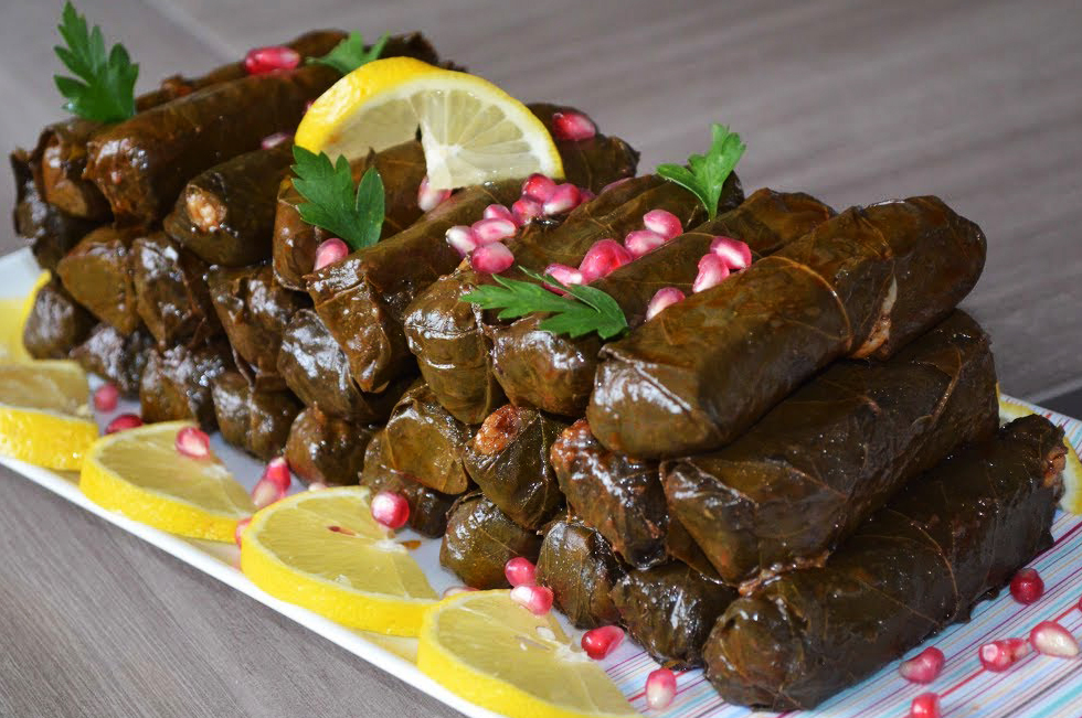 طريقة تحضير محشي ورق العنب بدبس الرومان 5 طريقة تحضير محشي ورق العنب بدبس الرومان