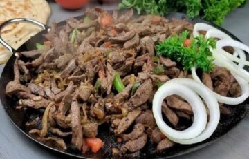 طريقة عمل الكبده الاسكندراني بخطوات سهلة وسريعة مثل الجاهزة