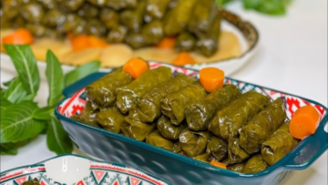 بخلطة مميزة هتعمل محشي ورق العنب بالزيت والليمون في البيت بطعم شهي ولذيذ