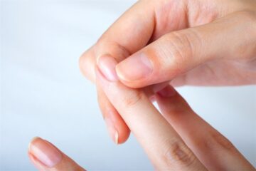 وفري فلوسك ومجهودك … وصفات طبيعية لتفتيح الجلد حول الأظافر والنتيجة أكيدة