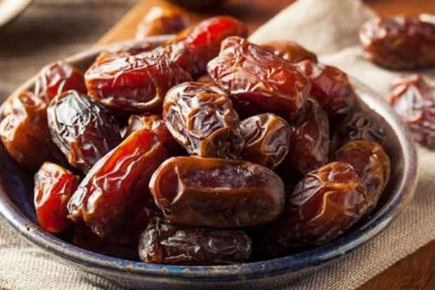 اعرف أفضل أنواع البلح في رمضان.. وهذه الطريقة الصحيحة لتناوله دون أضرار 3 اعرف أفضل أنواع البلح في رمضان.. وهذه الطريقة الصحيحة لتناوله دون أضرار