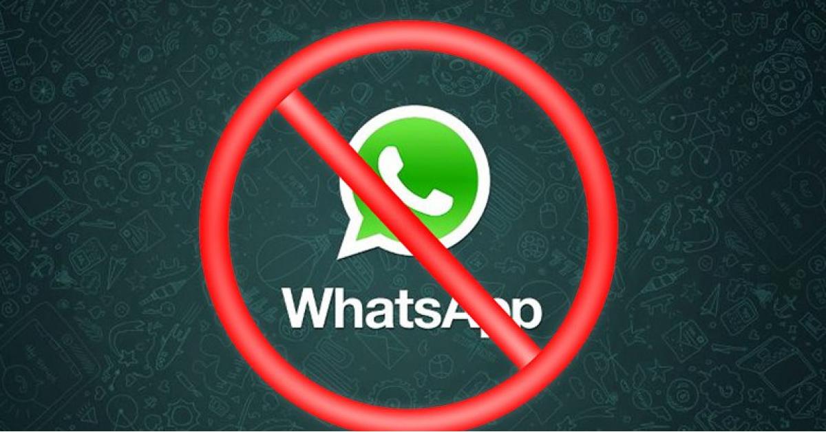 بعد حظر ملايين الحسابات بشكل مفاجئ.. احذر 3 أسباب تُعرض حسابك للقفل في واتساب 3 بعد حظر ملايين الحسابات بشكل مفاجئ.. احذر 3 أسباب تُعرض حسابك للقفل في واتساب