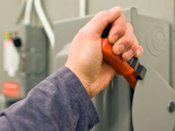 شركة الكهرباء تُعلن تغيير جديد في خطة تخفيف أحمال الكهرباء مع بدء العام الدراسي الجديد 2024