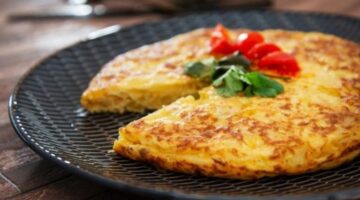 173 185930 suhoor ramadan omelette potato mozzarella 700x400