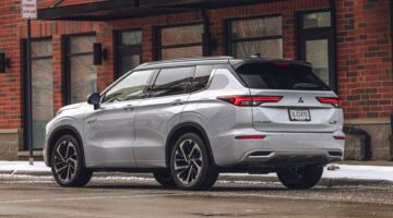 2023 mitsubishi outlander phev101 646f7ebad7766 1 1