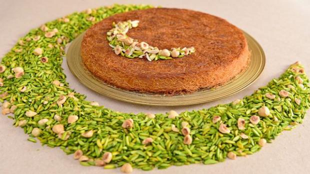 الكنافة بالمكسرات.. بخطوات سهلة وتكات الجاهزة من المحلات 6 الكنافة بالمكسرات.. بخطوات سهلة وتكات الجاهزة من المحلات