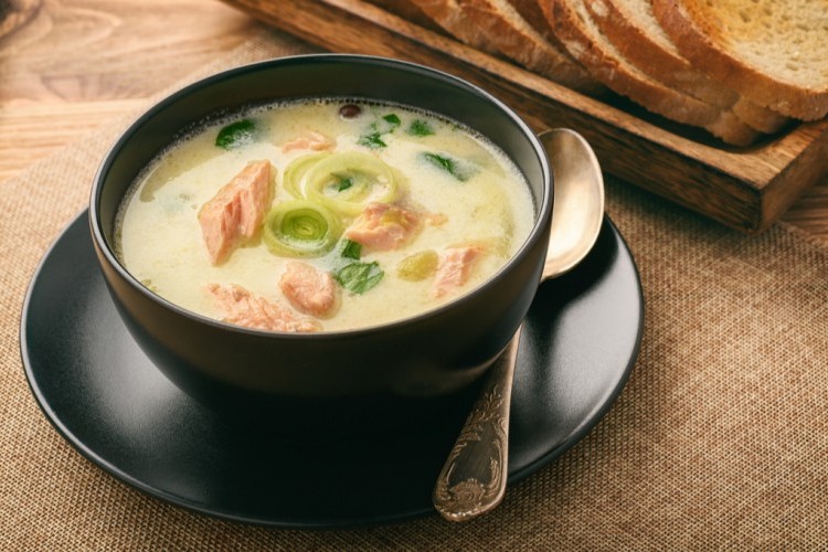 طريقة عمل شوربة السمك مثل أشهر مطاعم سمك