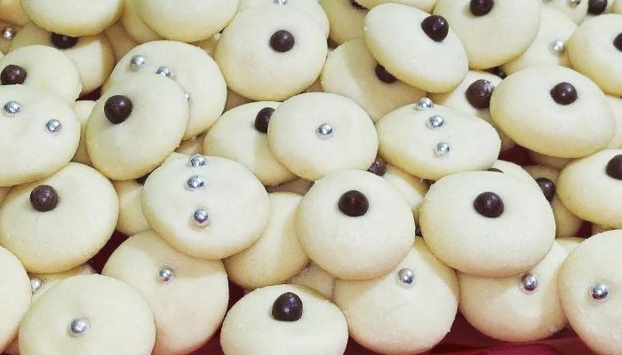 طريقة عمل غريبة العيد بالمقادير الأصلية وبخطوات سهلة وبطعم دايب دوب 5 طريقة عمل غريبة العيد بالمقادير الأصلية وبخطوات سهلة وبطعم دايب دوب