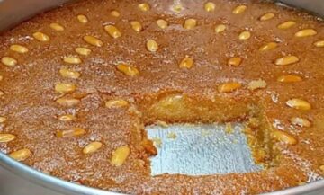 حلى السهرة علينا…طريقة عمل بسبوسة السميد وجوز الهند على الطريقة الأصلية 