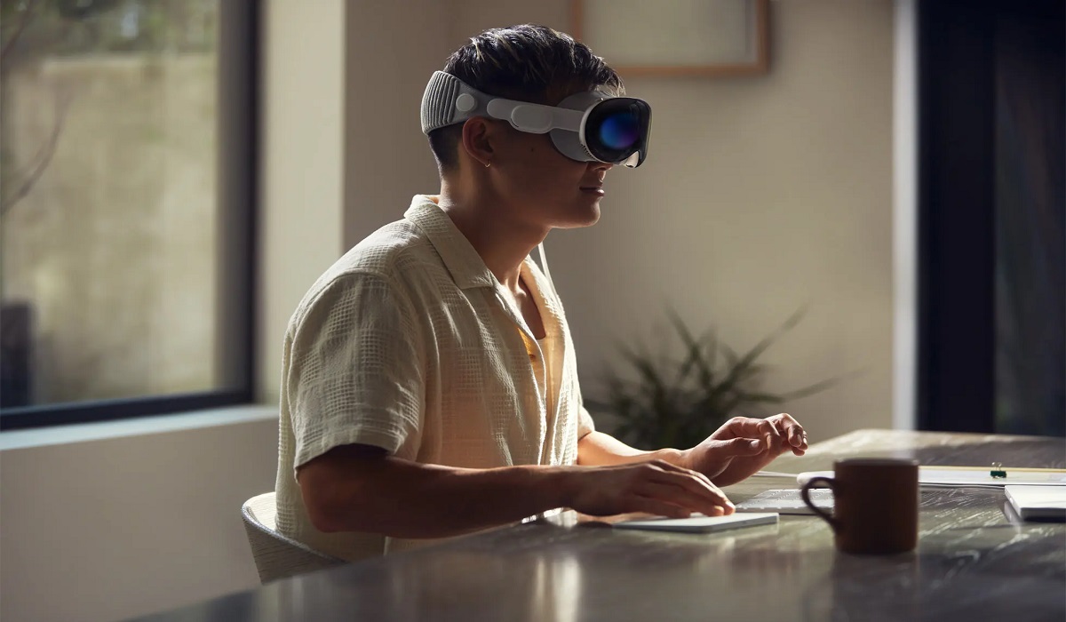 العديد من المستخدمين يقومون بإرجاع جهاز Apple Vision Pro بعد أيام قليلة من شرائه.. فما الأسباب؟