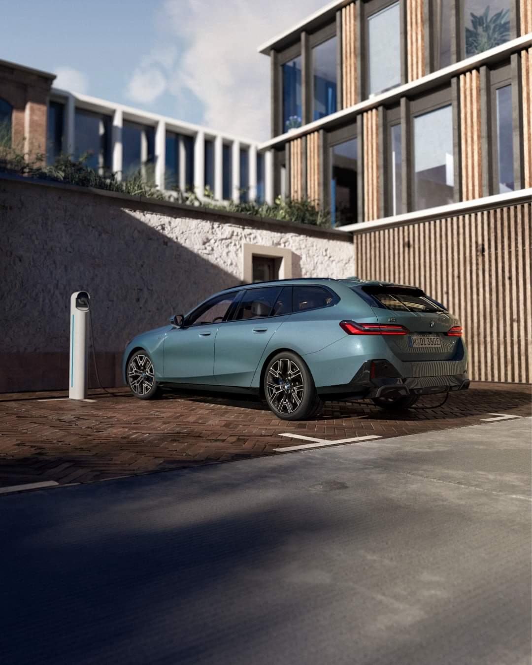 شركة بي إم دبليو تعلن عن سياراتها الجديدة BMW i5 Touring الكهربائية 2 شركة بي إم دبليو تعلن عن سياراتها الجديدة BMW i5 Touring الكهربائية