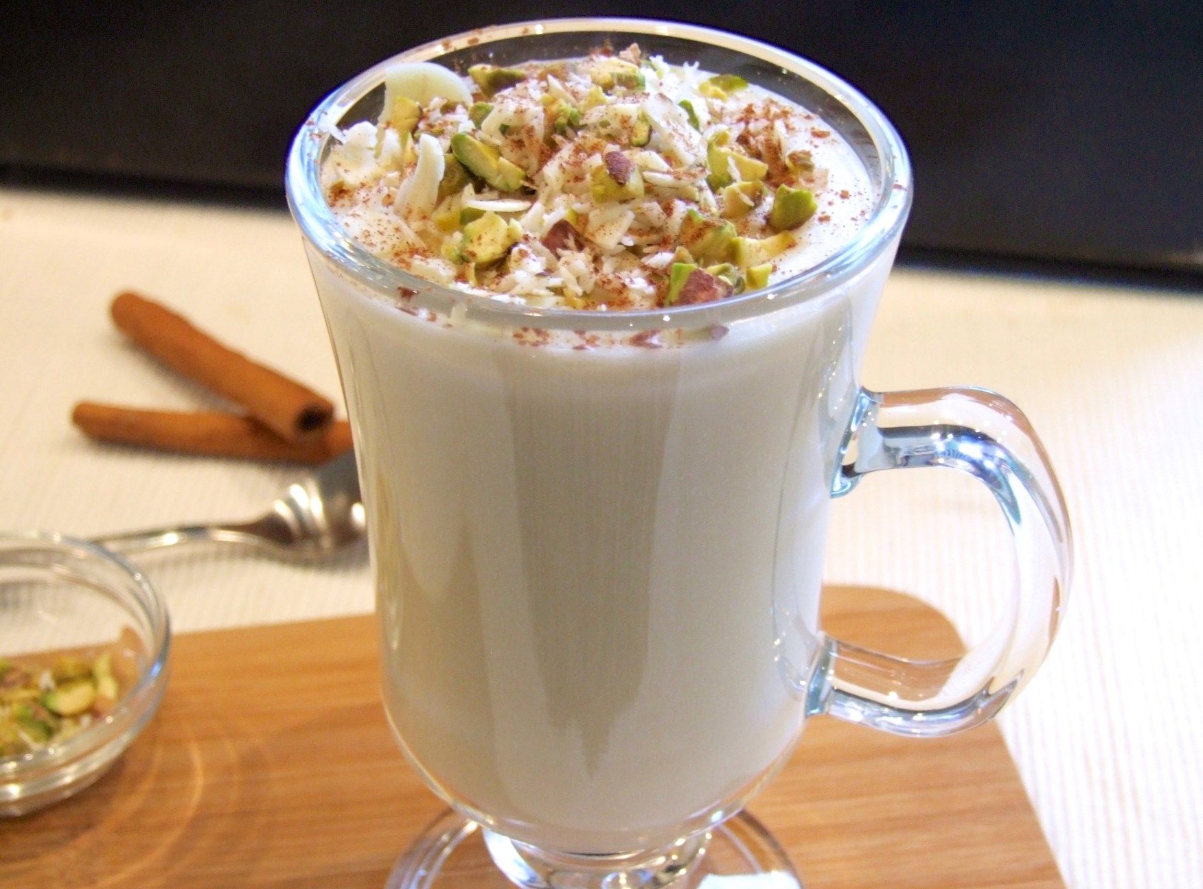 مشروبات الشتاء اللذيذة.. 4 طرق مختلفة ولذيذة لعمل السحلب