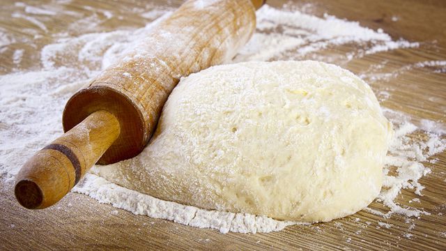 عجينة سحرية لعمل أحلي معجنات للفطار والعشا لأولادك بمكونات بسيطة من البيت