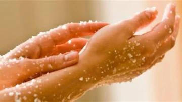 مقشر مفعوله رهيب لأي عروسة هيقشر الجلد الميت والتصبغات من الجسم كله نهائياً