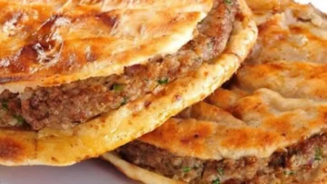 أفضل وأسهل طريقة عمل حواوشي بالعيش البلدي في المنزل بطعم زي المطاعم