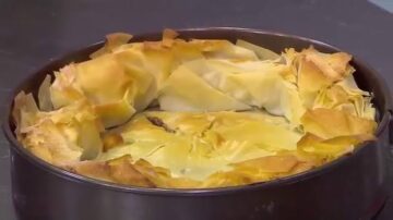 بطعم مميز.. طريقة عمل البقلاوة باللوز والمشمش على أصولها.. فرحي ولادك وجددي قائمة حلوياتك