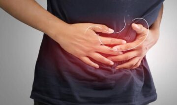أذهب للطبيب فورا.. أحذر هذه الأعراض تدل على إصابتك بجرثومة المعدة