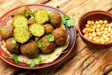 وفري وخليكي شاطرة.. طريقة عمل الطعمية “الفلافل” بالحمص بخطوات بسيطة ومكونات موجودة في مطبخك