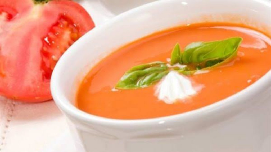 بخطوات سهلة للغاية وفي اسرع وقت طريقة عمل شوربة الطماطم بالكريمة 5 بخطوات سهلة للغاية وفي اسرع وقت طريقة عمل شوربة الطماطم بالكريمة