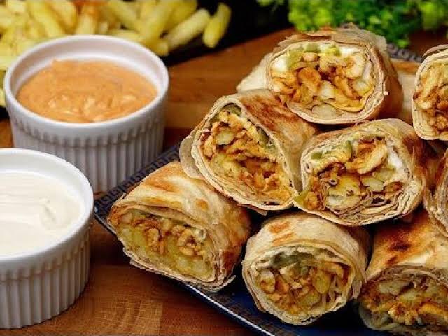 من المطبخ السوري.. طريقة عمل شاورما الدجاج الأصيلة بتتبيلة مميزة وطعم خرافي أحلى من المطاعم 5 من المطبخ السوري.. طريقة عمل شاورما الدجاج الأصيلة بتتبيلة مميزة وطعم خرافي أحلى من المطاعم