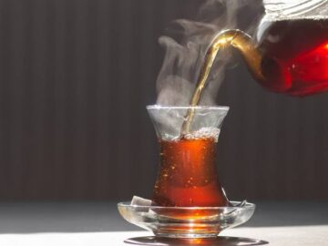 مش هتشيلها تاني بعد النهاردة.. فوائد مذهلة وغير متوقعة لرغوة الشاي