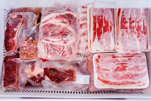 صحة عيلتك مفيهاش مجازفة.. اوعي تجمدي اللحوم والفراخ بالطريقة دي تاني لهذا السبب
