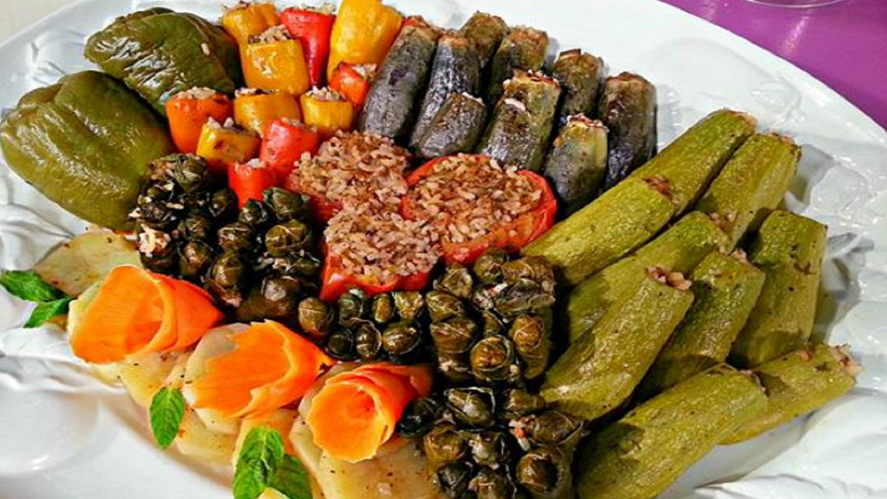 “لفطار رمضان” طريقة عمل محشي مشكل هيشرفك في العزومات والمناسبات