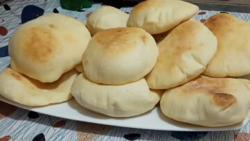 بكيلو دقيق حضري العيش الشامي السريع في الطاسة بعجينة هشة وزي القطن وفي 10 دقائق