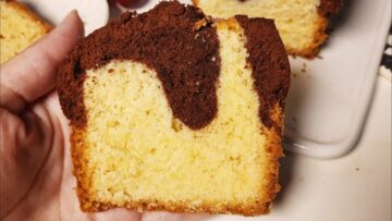 بطعمها الحلو وشكلها المميز الماربل كيك بكل سهولة في المنزل بمكونات بسيطة