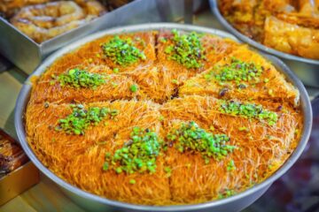 حضريها لرمضان … كيفية عمل كنافة بالمانجو لصغارك زي المحلات واحسن