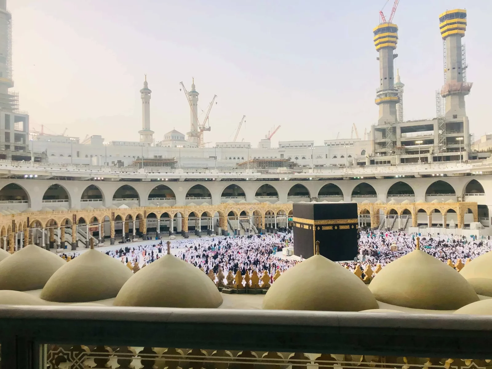 "ولي العهد" يكشف حقيقة ارتفاع رسوم الحج والعمرة.. هل تغطي السعودية تكاليف الزيارة الأولى؟ 2 “ولي العهد” يكشف حقيقة ارتفاع رسوم الحج والعمرة.. هل تغطي السعودية تكاليف الزيارة الأولى؟