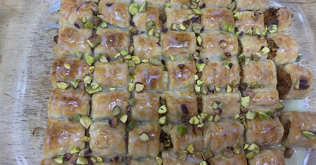 طريقة عمل البقلاوة بالبندق والحليب اللذيذ بخطوات سهلة وبطعم ألذ من المحلات 5 طريقة عمل البقلاوة بالبندق والحليب اللذيذ بخطوات سهلة وبطعم ألذ من المحلات