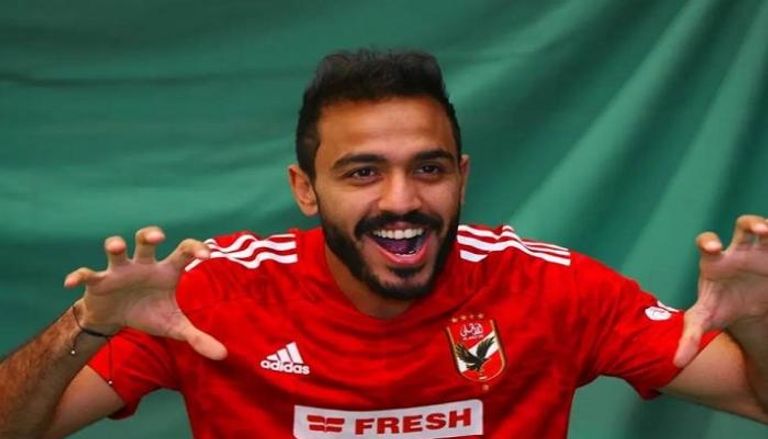 “غرامة كهرباء” الزمالك يعلن انتهاء أزمة محمود كهربا لاعب الأهلي