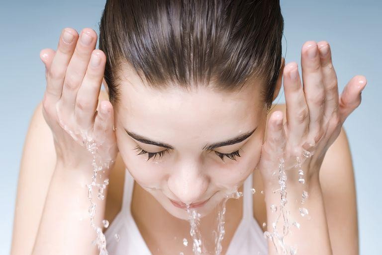 طرق طبيعية ومضمونة.. وصفة تنظيف البشرة طبيعي!! 5 طرق طبيعية ومضمونة.. وصفة تنظيف البشرة طبيعي!!