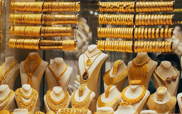 عاجل.. بعد ارتفاعها أمس تعرف على أسعار الذهب بالأسواق المحلية اليوم الجمعة 9 فبراير وعيار 21 الأكثر تداولاً يسجل رقم جديد 5 عاجل.. بعد ارتفاعها أمس تعرف على أسعار الذهب بالأسواق المحلية اليوم الجمعة 9 فبراير وعيار 21 الأكثر تداولاً يسجل رقم جديد