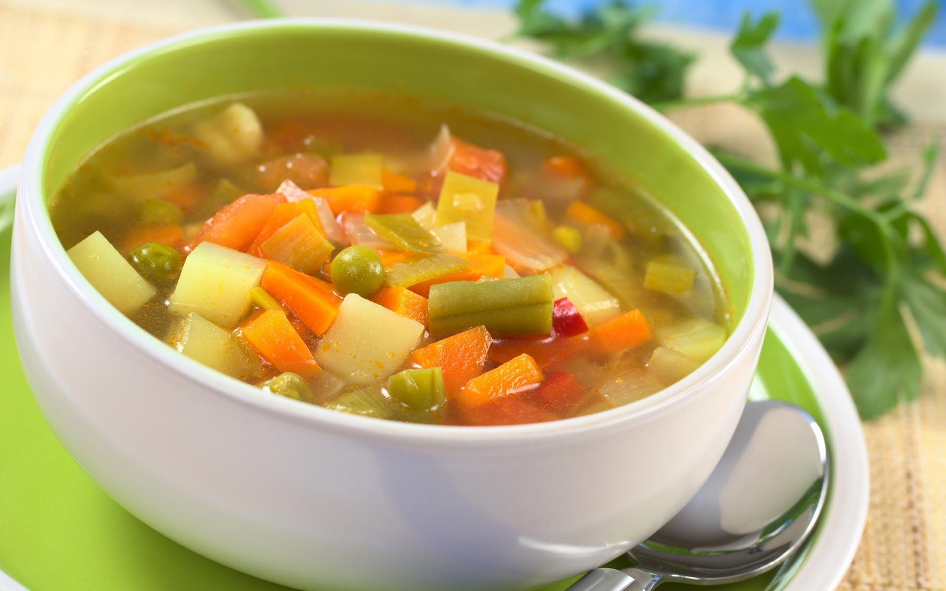 طريقة عمل  شوربة الخضار الصحية