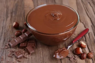 ” ليه تشتريها من المحلات وانتي ممكن تعمليها بنص تمنها” طريقة عمل النوتيلا بالبندق في البيت