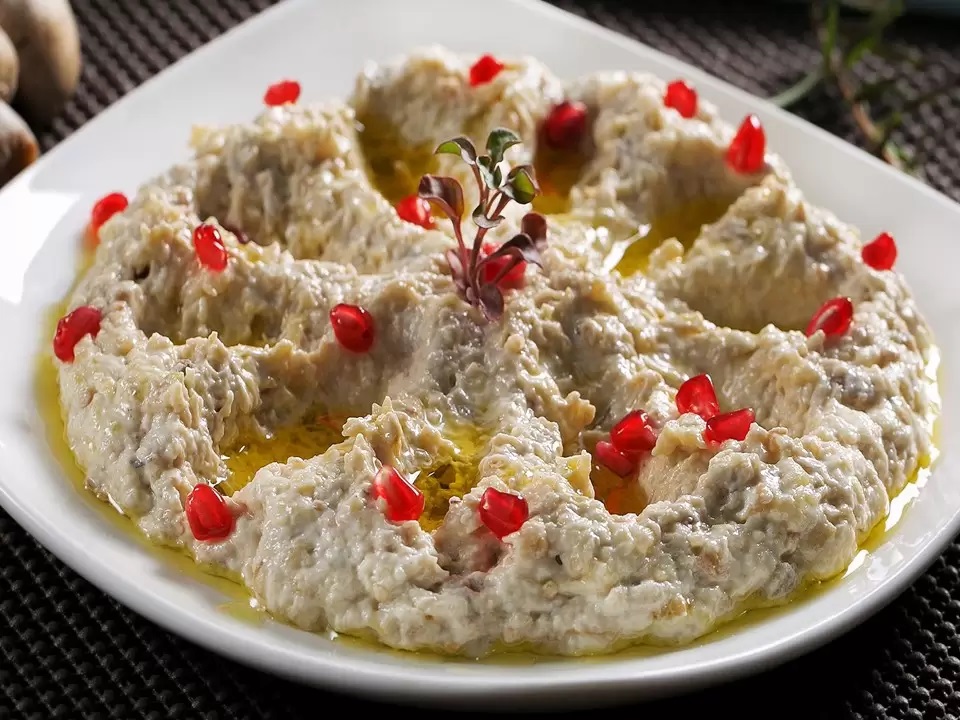 استعدى بمنيو رمضان.. طريقة عمل البابا غنوج زي المطاعم بطعم لذيذ ويفتح النفس