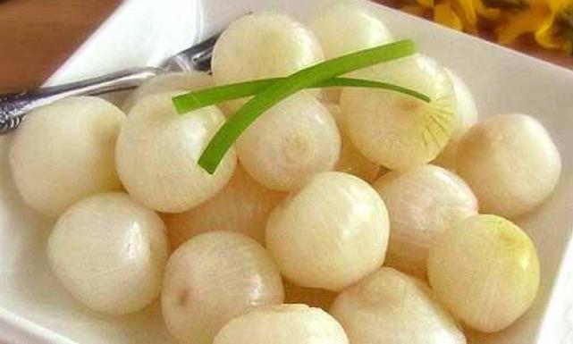 خللي البصل في البيت بطعم رهيب وسهولة في التحضير.. طريقة هتخليكي تنسى شراءه من السوق تاني! 5 خللي البصل في البيت بطعم رهيب وسهولة في التحضير.. طريقة هتخليكي تنسى شراءه من السوق تاني!